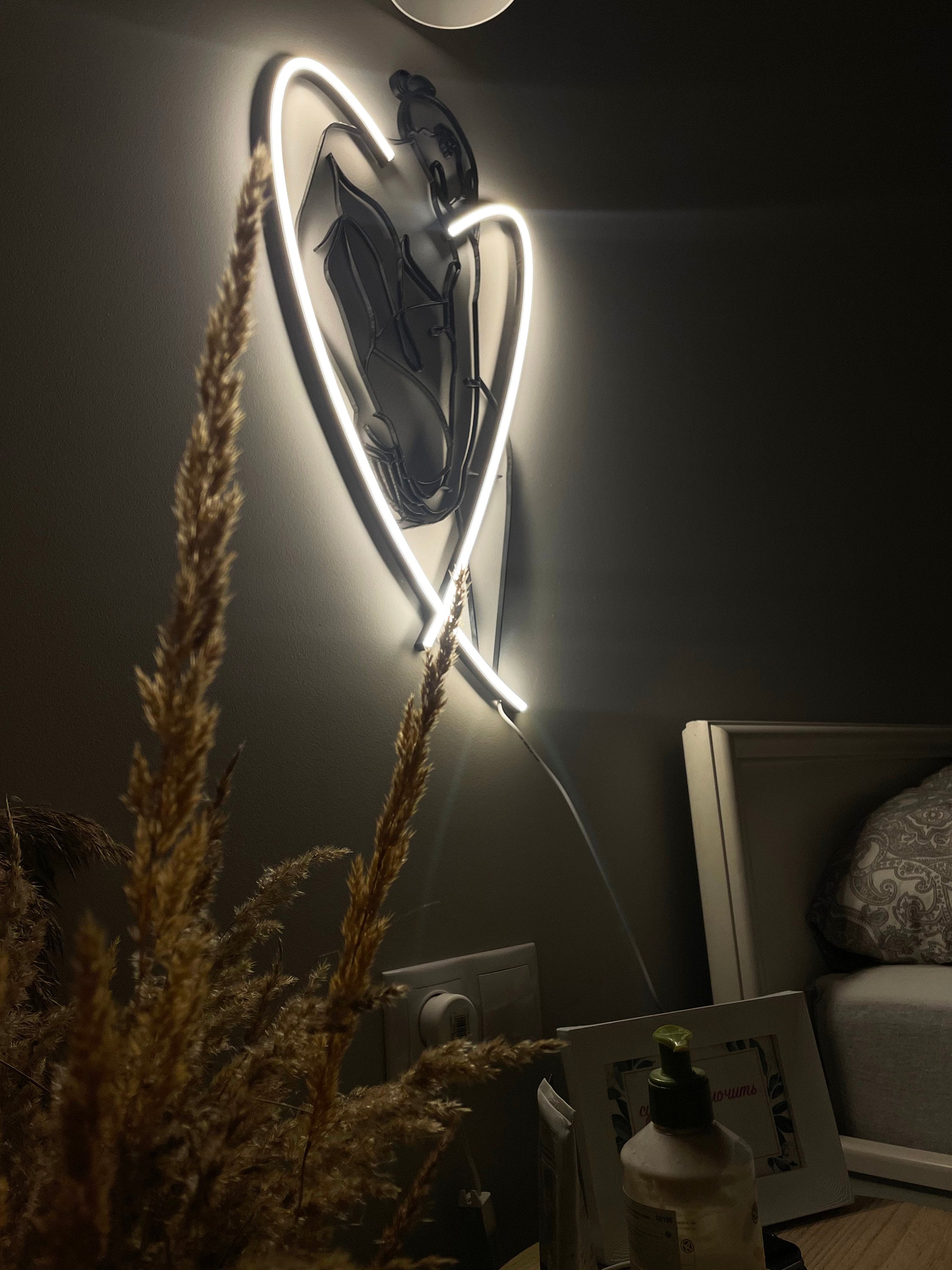 Girl neon sign - Neonon