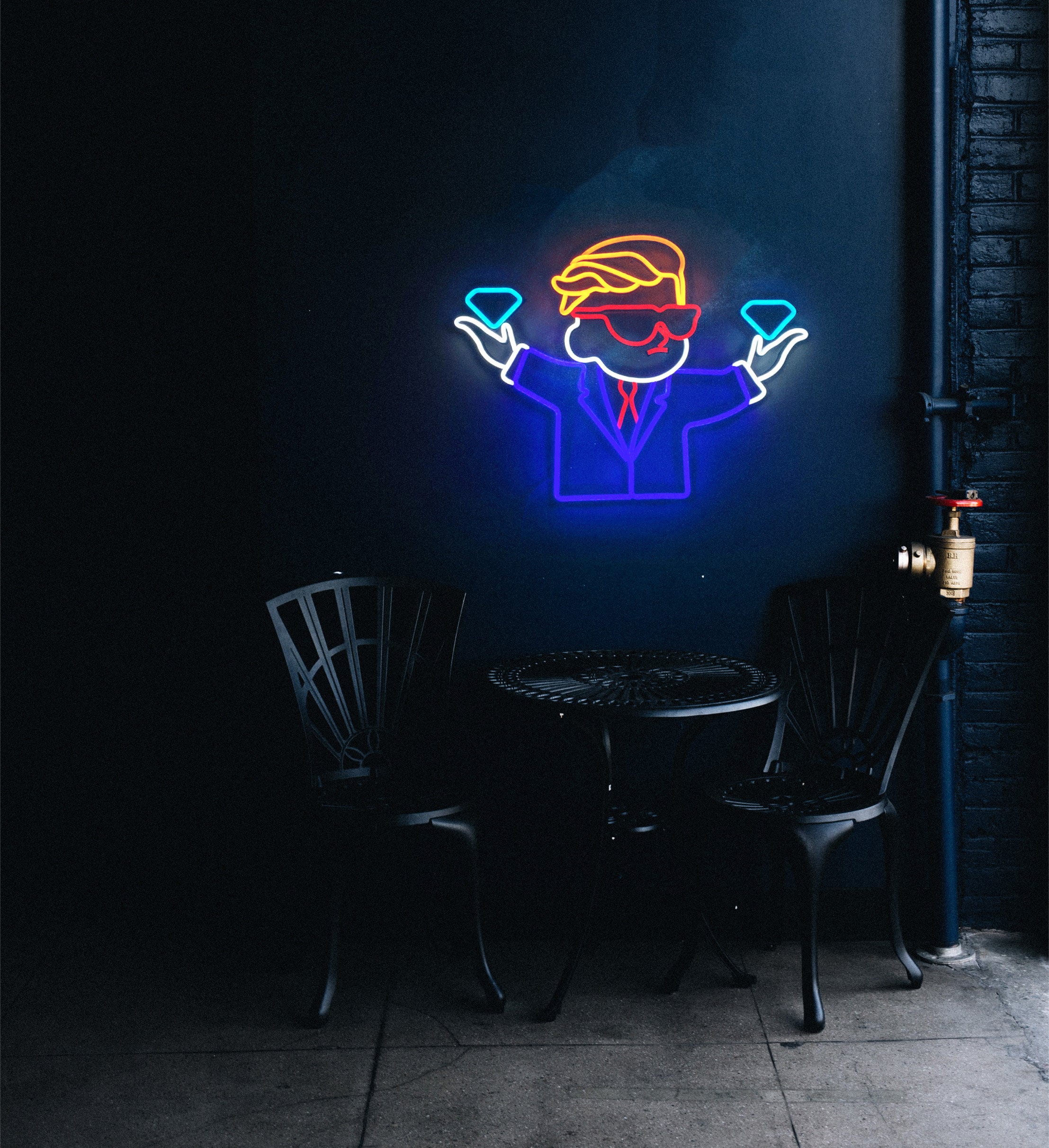 Diamond hands neon sign - Neonon