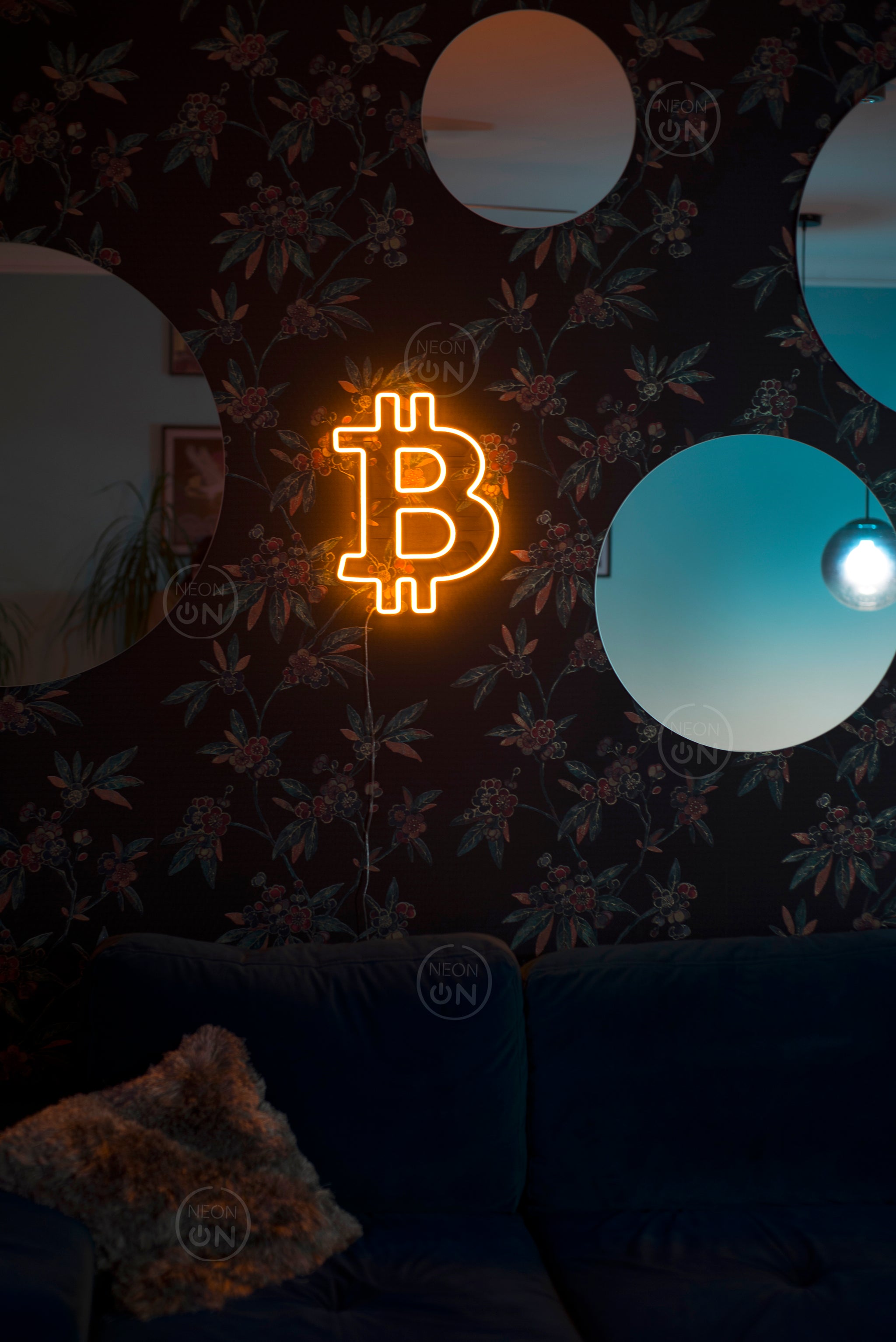 Bright Hand store Holding Bitcoin LED Crypto Currency Light Sign Wall Decoration