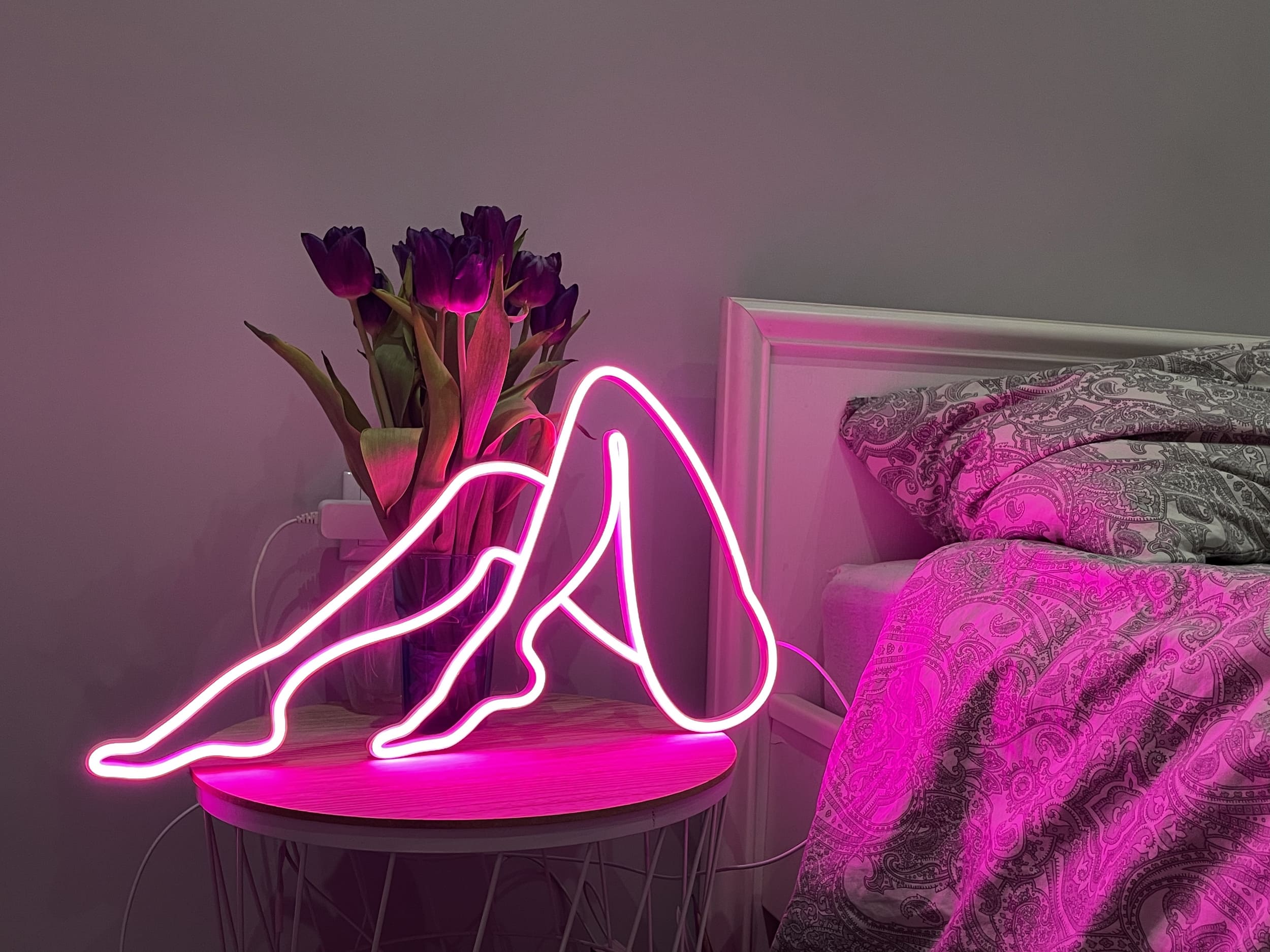 Lady Legs neon sign - Neonon