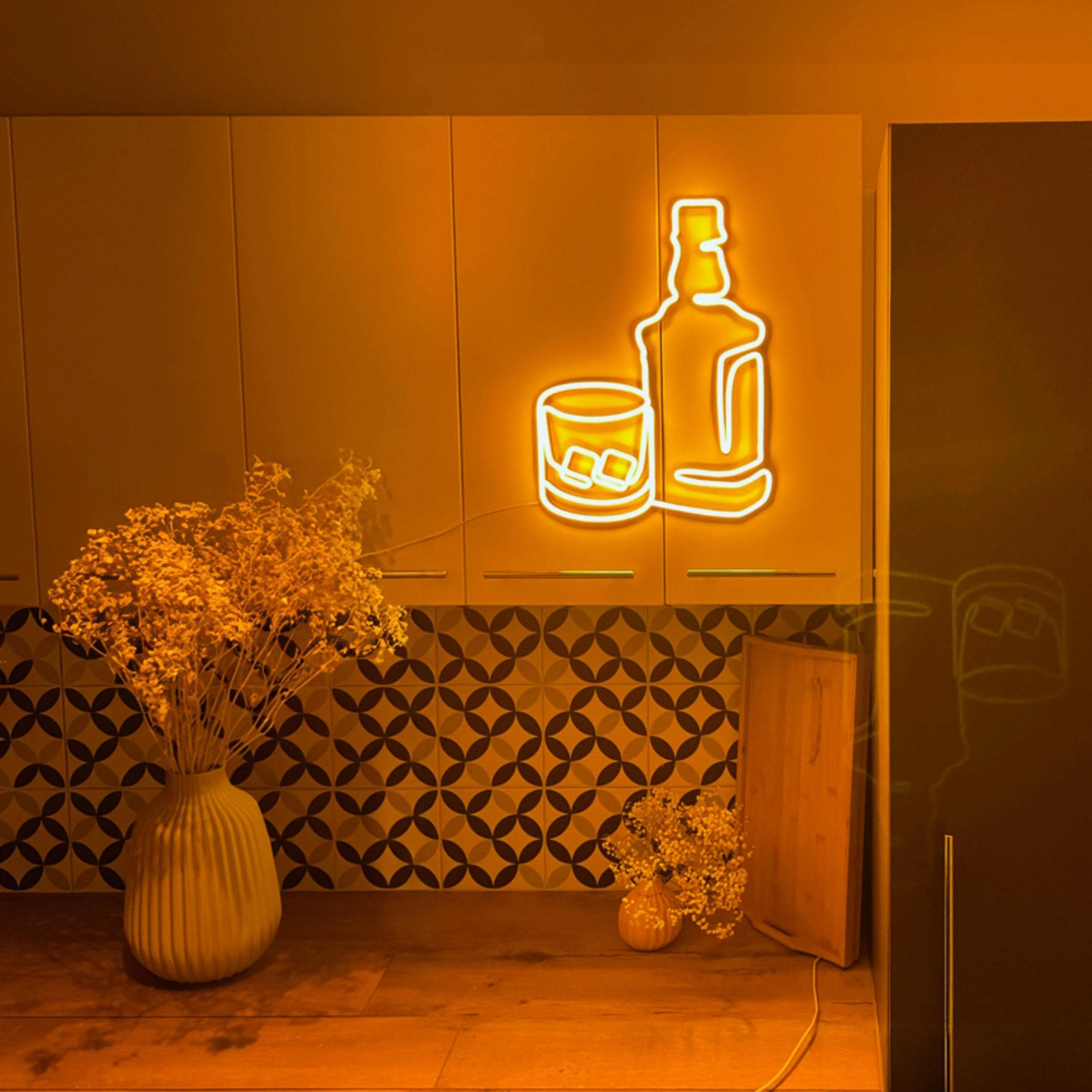 Whiskey Bar Neon Sign – Garage Man Cave Decor, Y2K Retro Light, Rustic Personalized Whiskey Bottle & Glass LED, Gift for Him