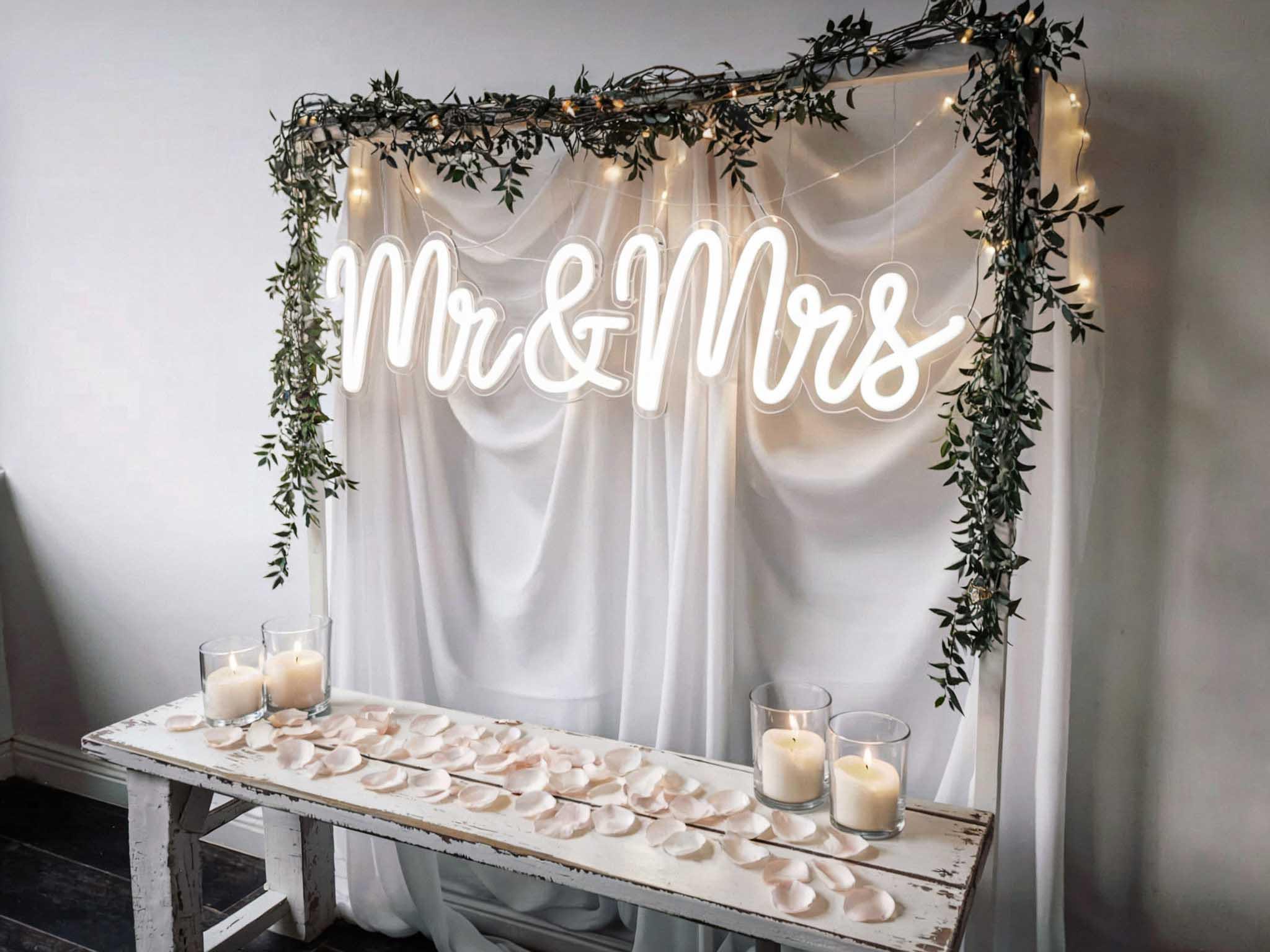 Custom Wedding Neon Sign with Last Name – Personalized LED Name Sign for Wedding Decor, Bridal Shower, Reception, Couple Gift
