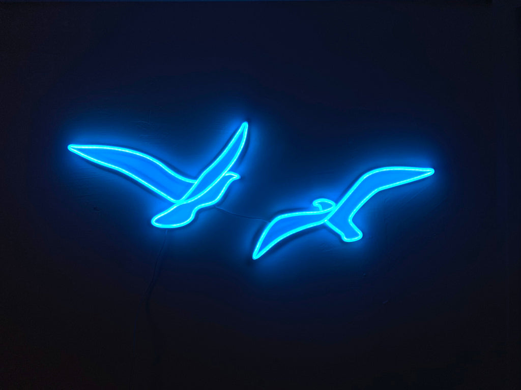 Couple flying bird neon sign - Neonon