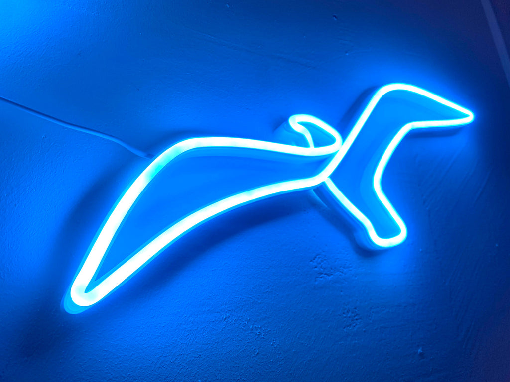 Couple flying bird neon sign - Neonon