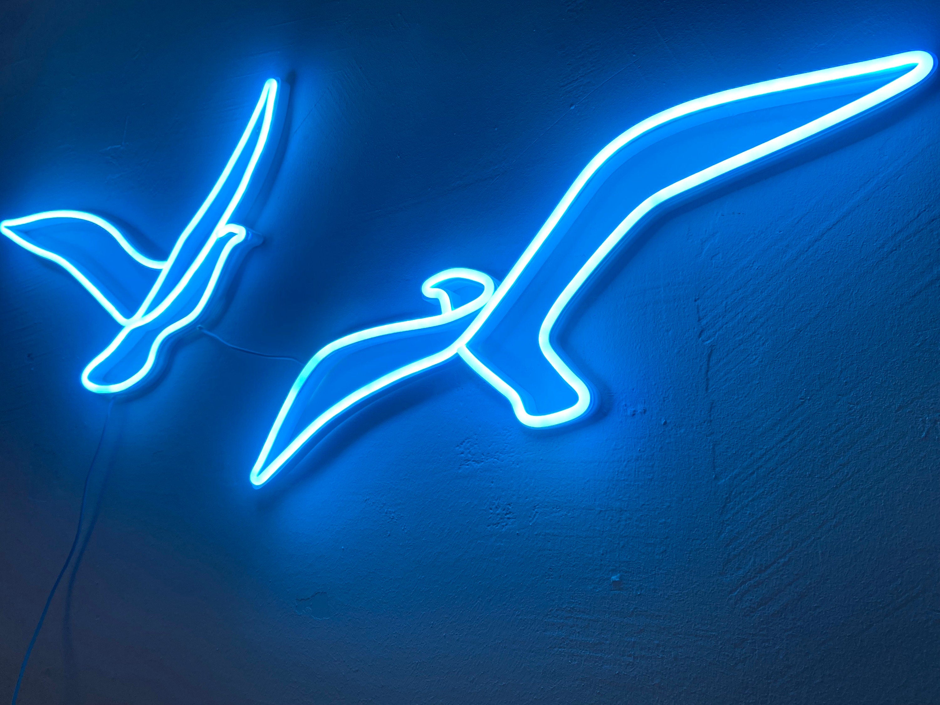 Couple flying bird neon sign - Neonon