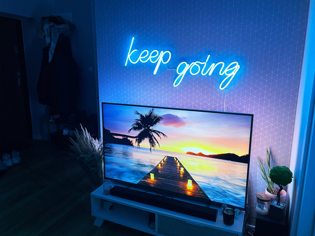 Keep going quote Neon Sign - Neonon