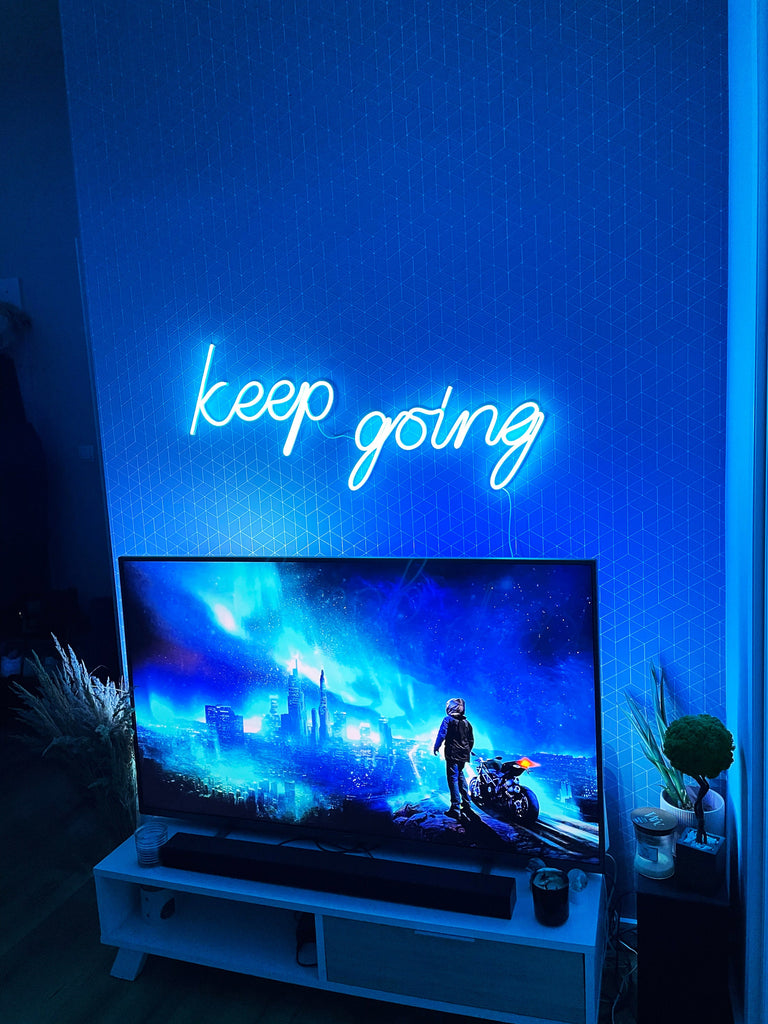 Keep going quote Neon Sign - Neonon