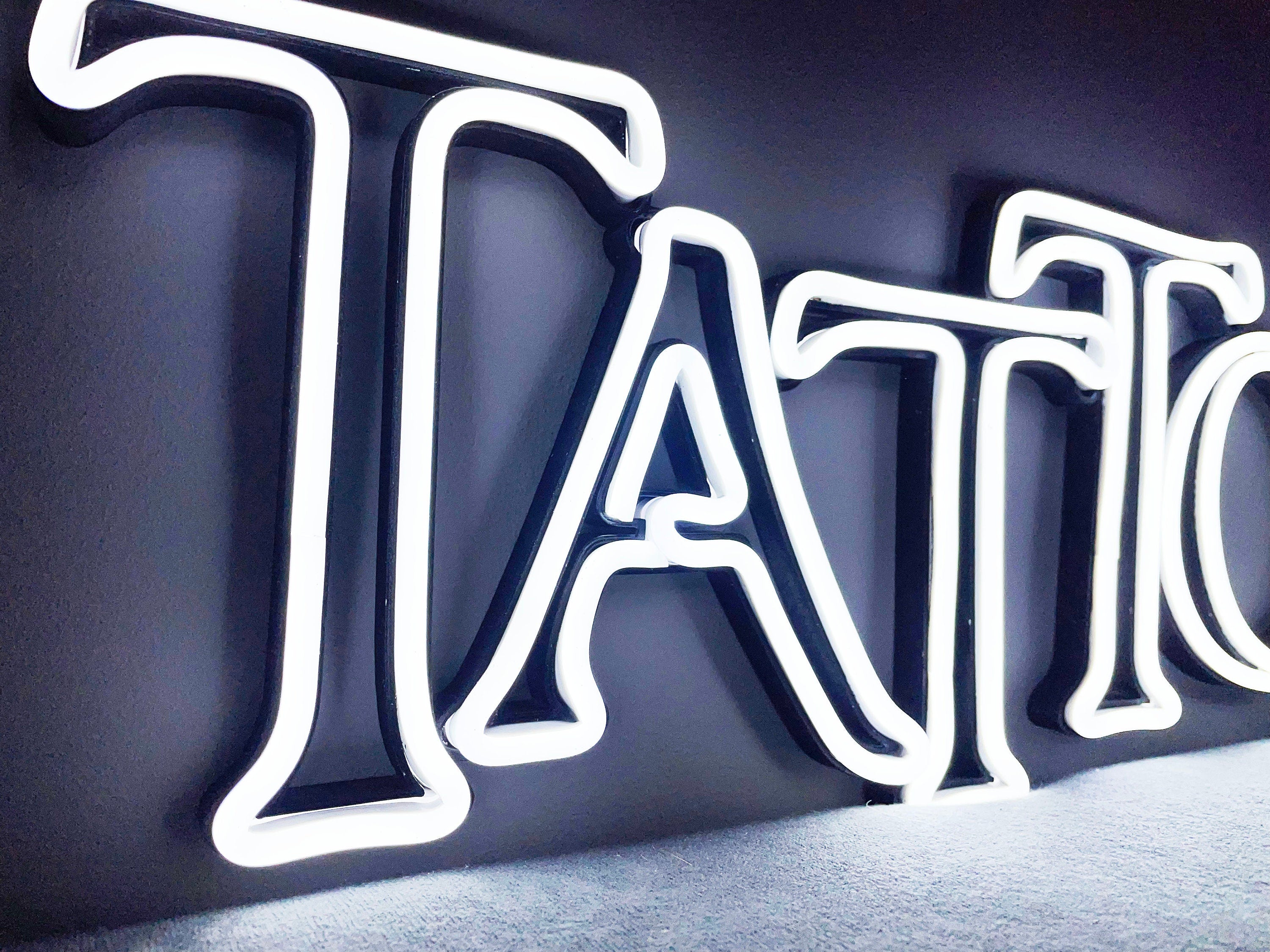 Tattoo neon sign - Neonon