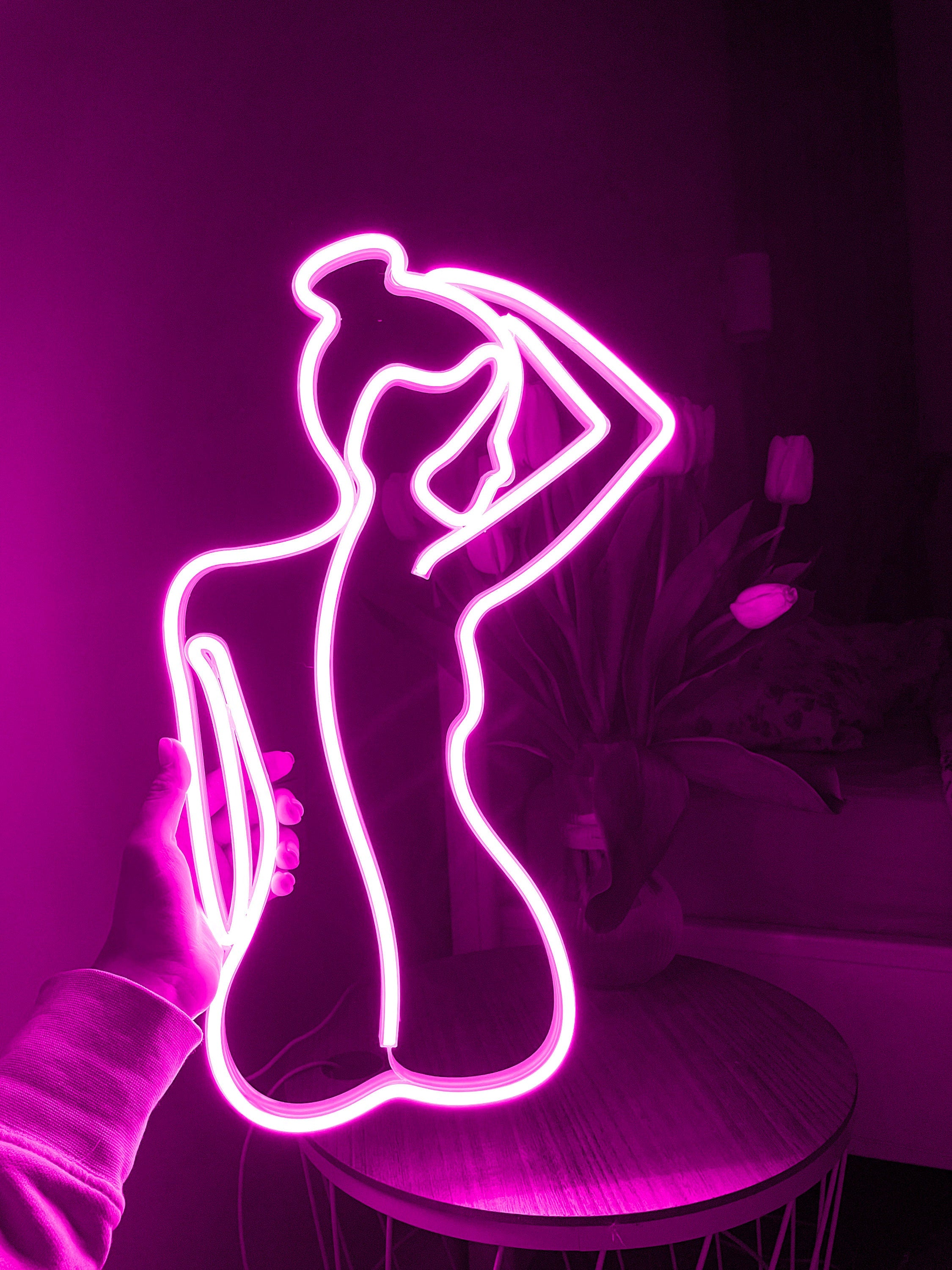 Girl body neon sign - Neonon