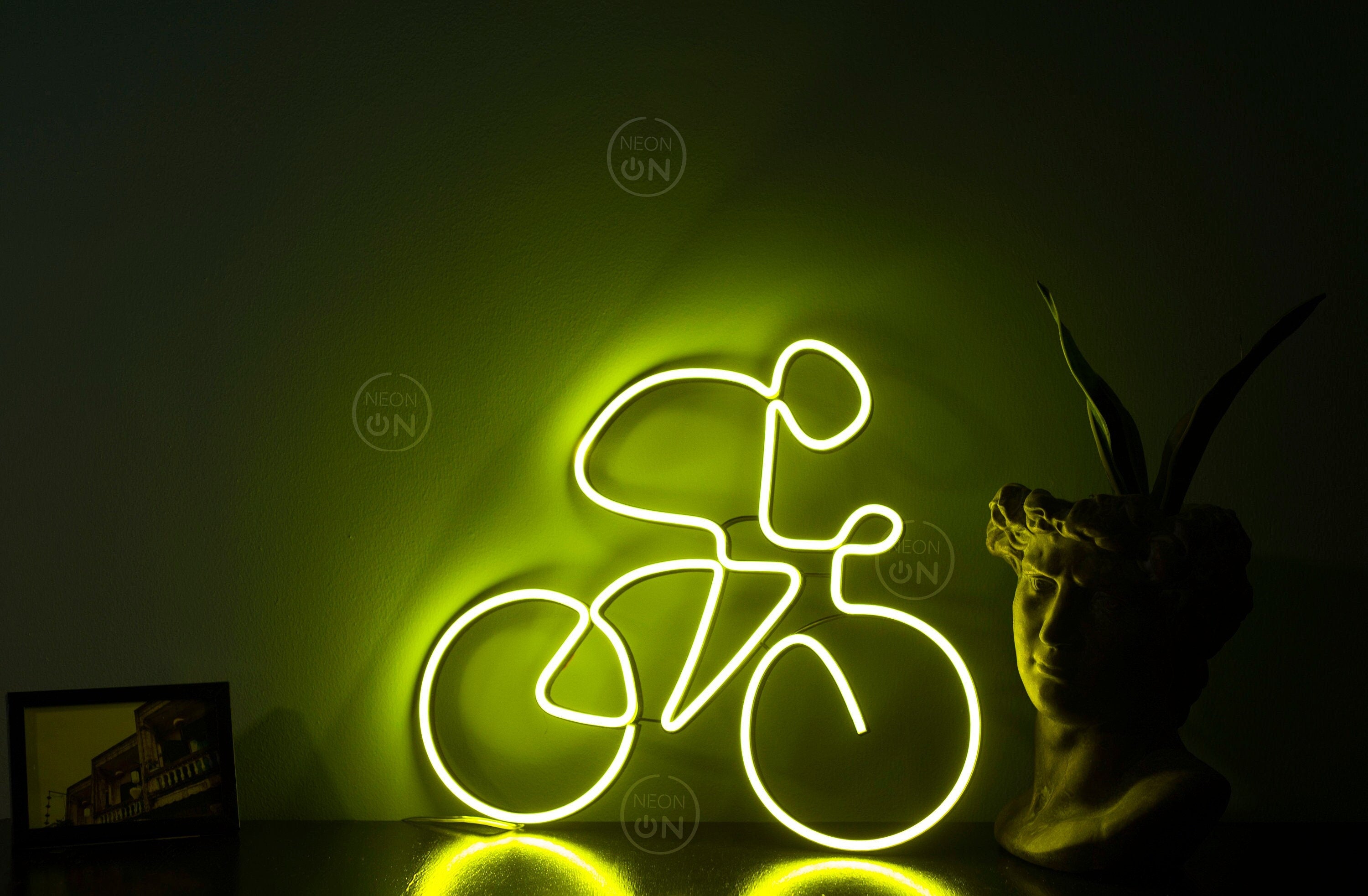 Bicyclist neon sign - Neonon